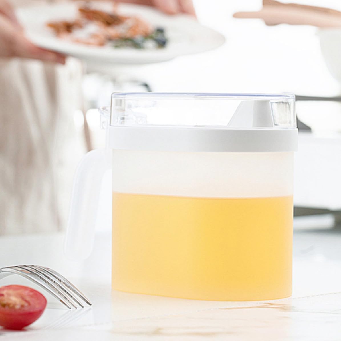 jojofuny Plastic Oil Bottle with Handle, Kitchen Dispenser for Condiments