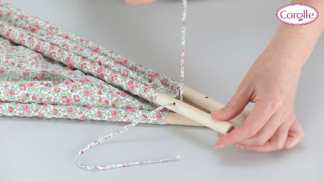 Corolle Conjunto Sorpresa De Compras Melody Para Niñas, Muñeca De Moda Y Juego De Accesorios De 6 Piezas Para Ninos A Partir De 4 Anos
