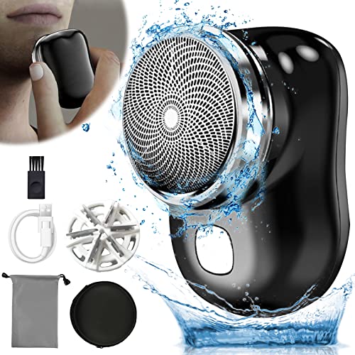 【Wet and Dry & Low Noise】Il mini rasoio elettrico è impermeabile IPX7 e supporta il lavaggio completo del corpo. Resistente all'immersione, all'uso bagnato o asciutto, rimarrà affilato per lungo tempo. Motore basso micro-shock, potenza continua, velocità elevata, basso rumore. Stabilizza il regime del motore anche a bassa potenza. La superficie curva è liscia contro la pelle e rimuove i peli alla radice.