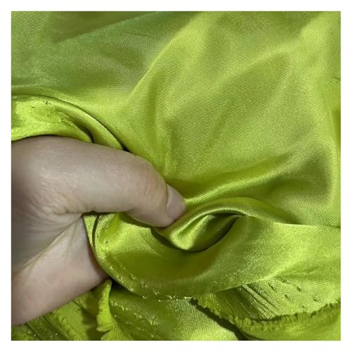 Tissu satiné vert pour confectionner vos robes de soirée et doublures