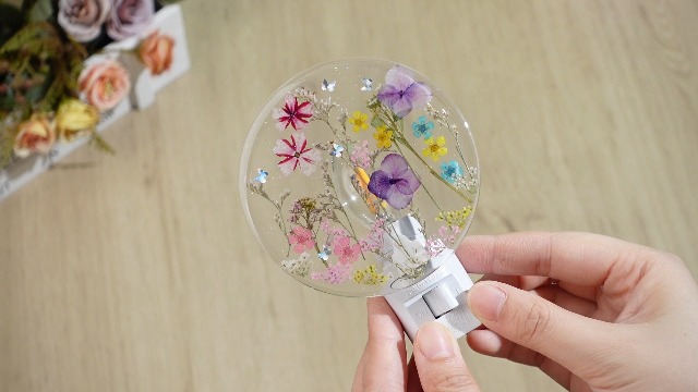 Image of Glooglitter Pressed Flower Night Light Plug in-Handmade Dried Floral Wall Night Light, Glow Decorative Nightlight for Hallway Bedroom Nursery Bathroom, Vintage Botanical (Purple, Wildflowers)