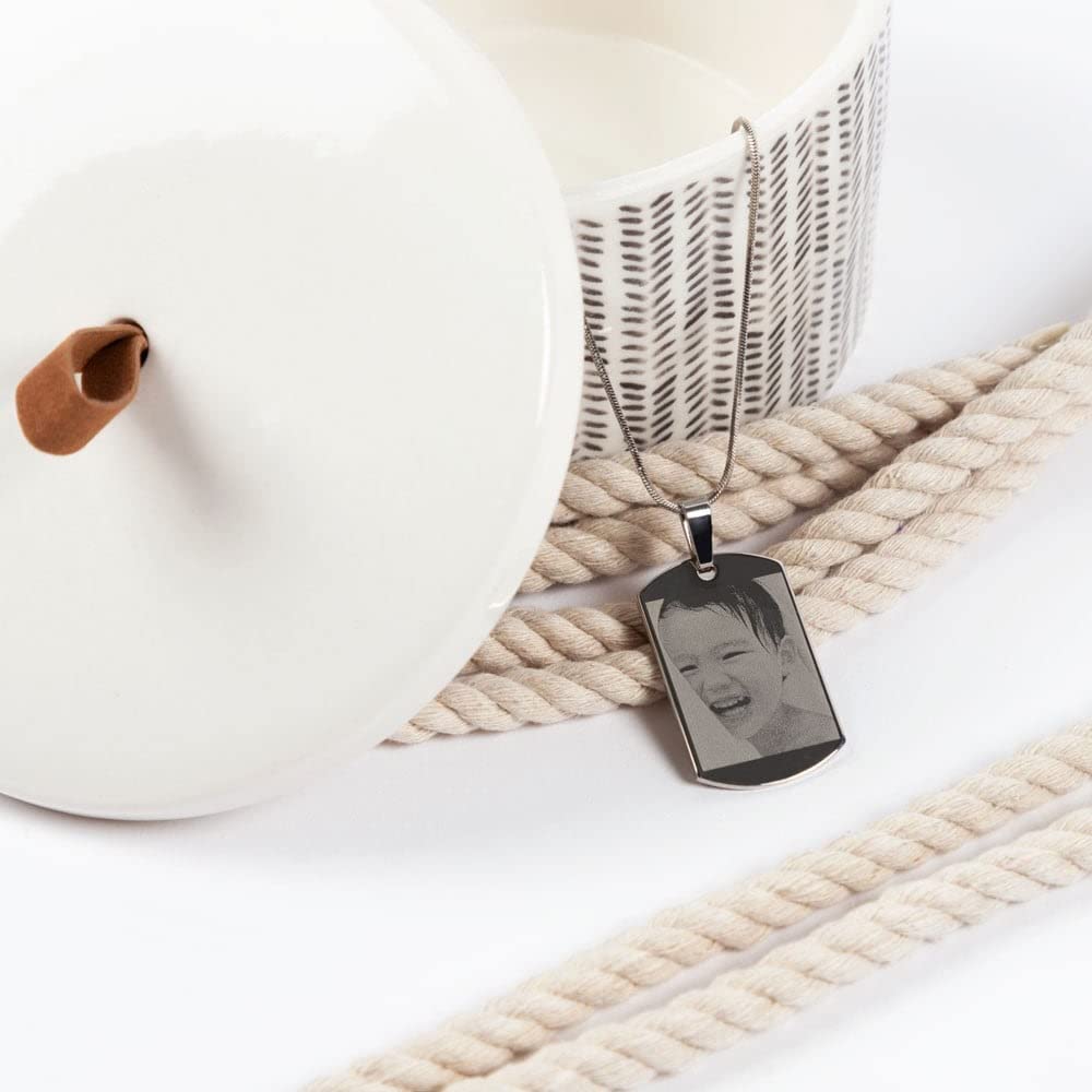 Pendentif Rectangle personnalisé – Gravure Photo et Texte sur ce Bijou en Acier argenté – Cadeau Femme et Homme Unique à Personnaliser