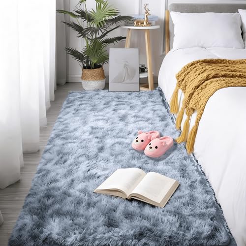 Tapis salon shaggy gris clair grand format pour une chambre d'enfant douce