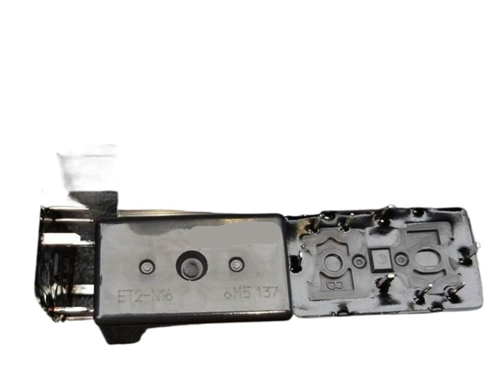 Relé electromecánico ET2-B3M1S de 8 pines para cuadros eléctricos 3