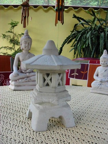 Japanische Steinlaterne kleine Yukimi