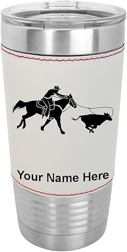 Miniatura 9 de LaserGram Vaso aislado al vacío de 20 onzas Cowgirl Roping a Calf grabado personalizado incluido piel sintética gris