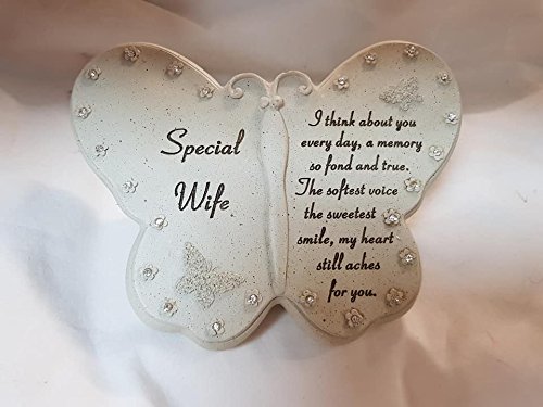 Femme Papillon avec motif diamant. Memorial Ornement, environ 20 x 19 cms