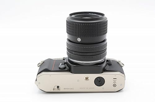 Miniatura 6 de Nikon FM10 Kit de cámara digital SLR con carcasa y lente AI 1.378-2.756 in F3.5-4.8 Plata