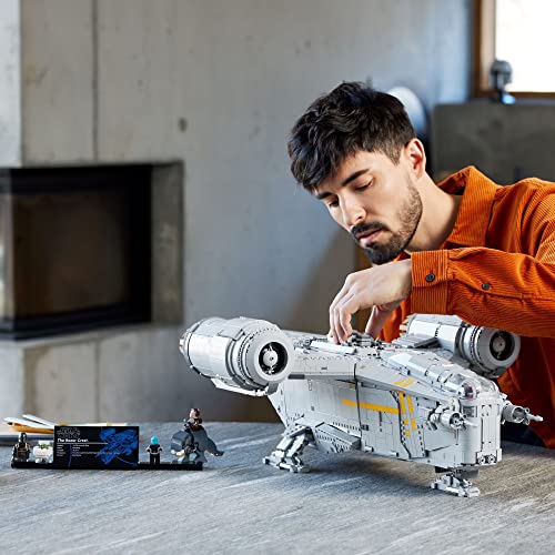 Star Wars The Razor Crest UCS Set, Ultimate Collectors Series Starship Model Kit per adulti, grande iconico The Mandalorian Memorabilia da collezione, 75331 - Lego - Immagine 1