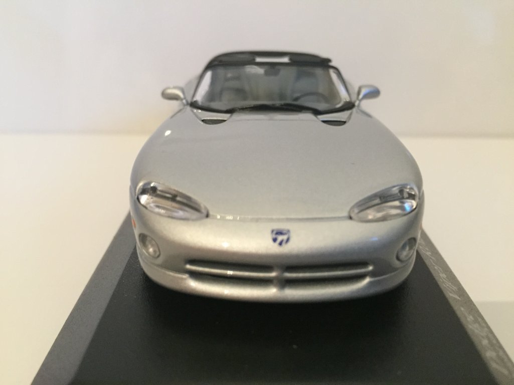 Minichamps 430144034 Modellino Auto Dodge Viper Cabrio 1993 Silver Scala 1/43