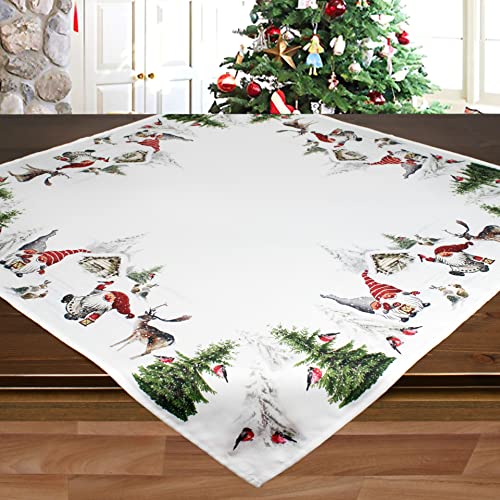 KAMACA Tischdecke Wichtel hochwertiges Druck-Motiv mit wundervollen weihnachtlichen Motiven - EIN Schmuckstück zu Winter Advent Weihnachten (Wichtel im Wald, Mitteldecke 85x85 cm) Cover