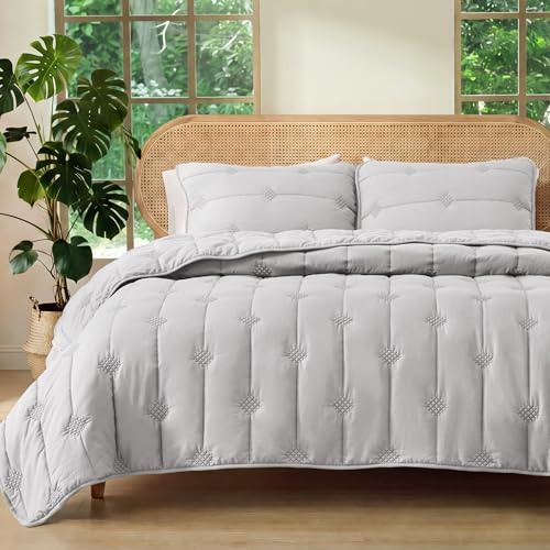 Image of Bedsure Lightweight Comforter King Size - Extra Soft & Breathable Quilt Set, 3 Piece Prewashed Cotton-Like Polyester Bedding, Includes 1 Quilt 106x96 Inches with 2 Shams, Machine Washable, Light Grey