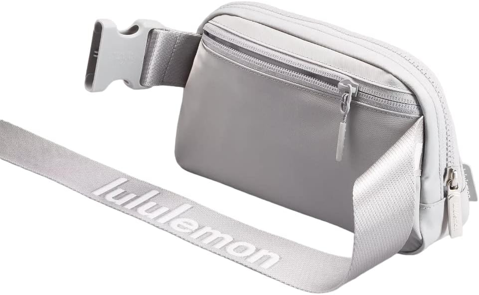 Lululemon - Brandclub - Lululemon Athletica, Lululemon Everywhere Belt Bag  1L (Silver Drop/White)