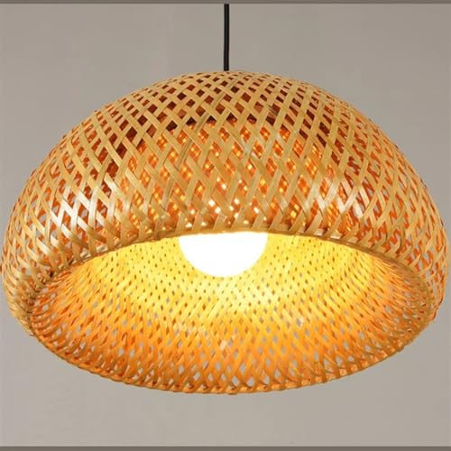 Suspension luminaire bambou style chinois pour éclairer une table de restaurant