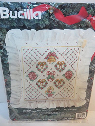 Coussin au point de croix Bucilla pour sublimer votre décoration de salon