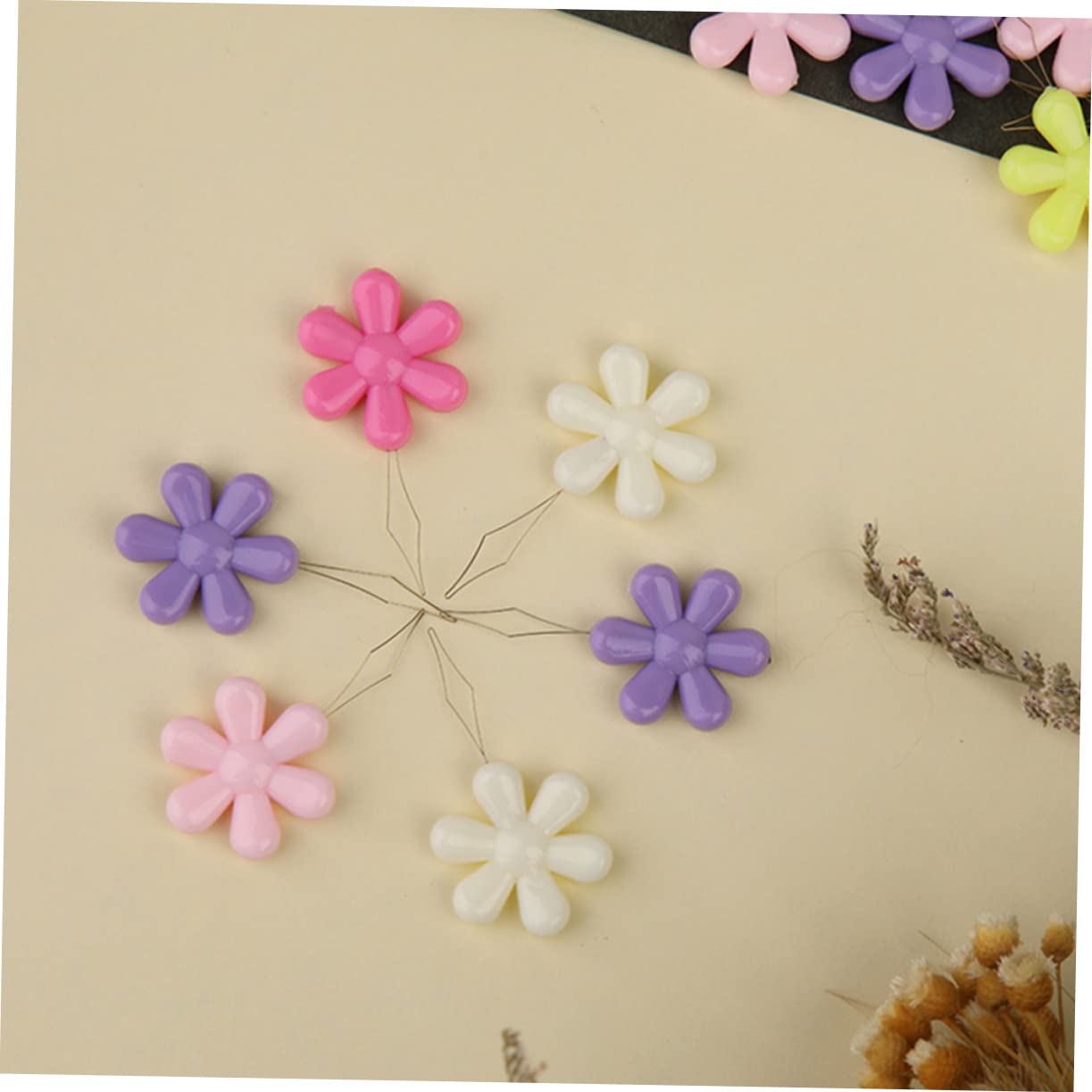 VILLCASE 4 Set di Infila Ago A Forma di Fiore per Cucito A Mano Ricamo Cucito per E Nonna 50 Pezzi*4