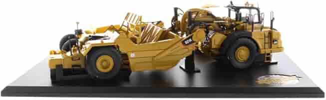 WSIマック8×4 ローボーイトレ3×3×3 CATスクレイパー 1/50 1:50 Scale Cat 621K Scraper & Cat No. 70 Scraper with D7