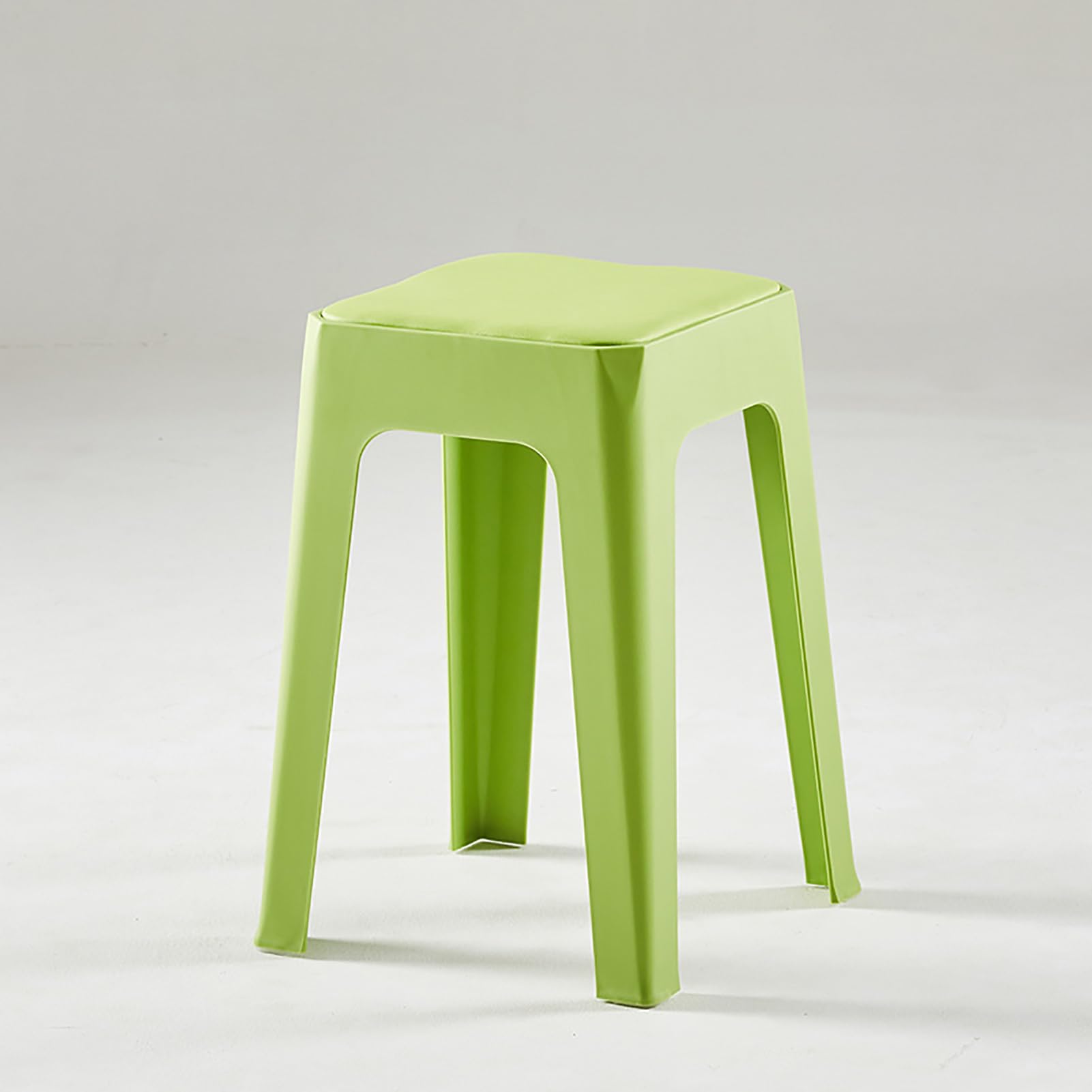 Chaises pour étudiants et tabourets empilables en plastique de couleur