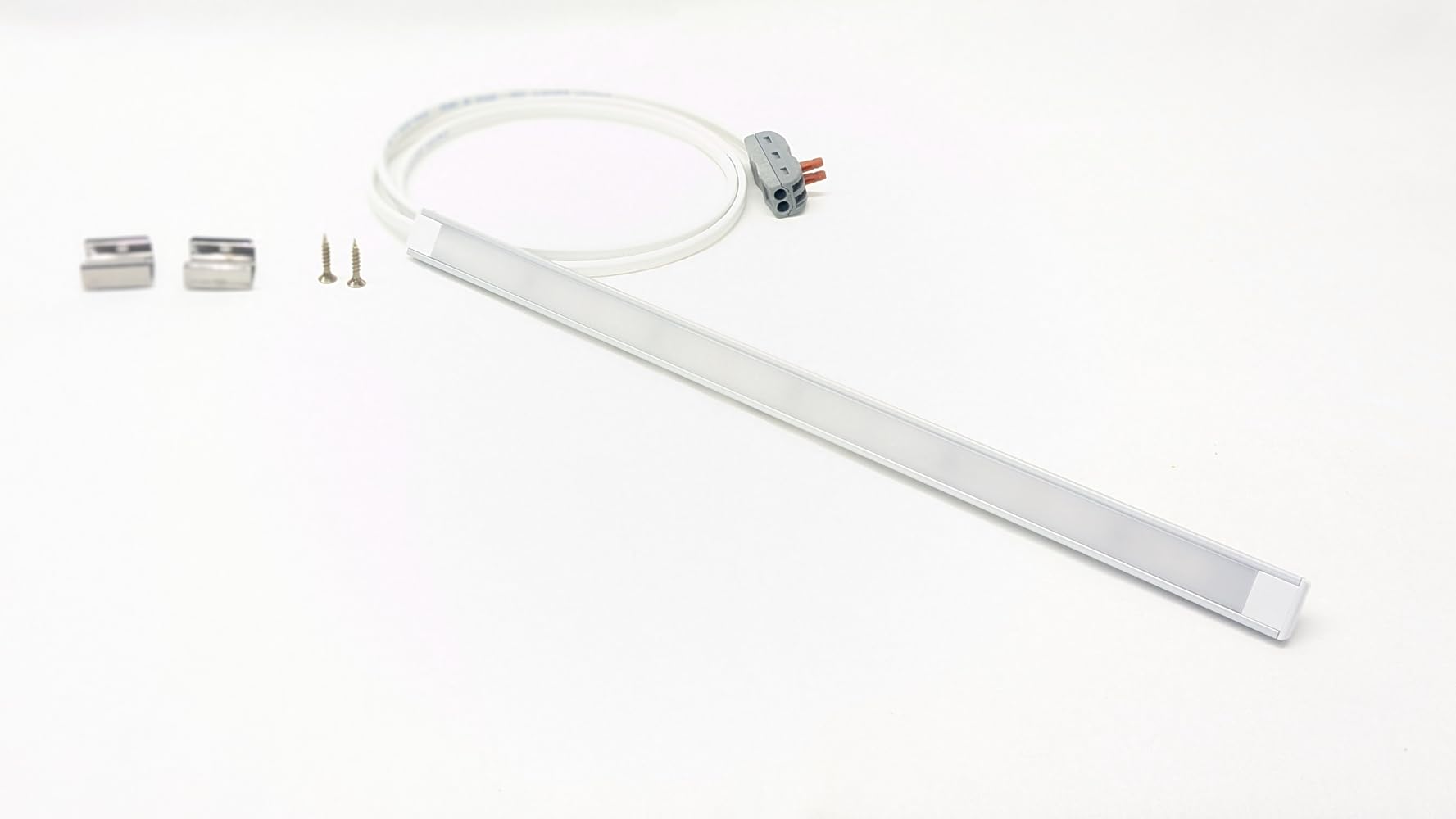 Illumino Lighting 4000K Daylight Under Cabinet Kitchen Lighting | Slim And Bright | 230V Mains - No Driver Required | 1400 Lumens/M (, 600Mm)