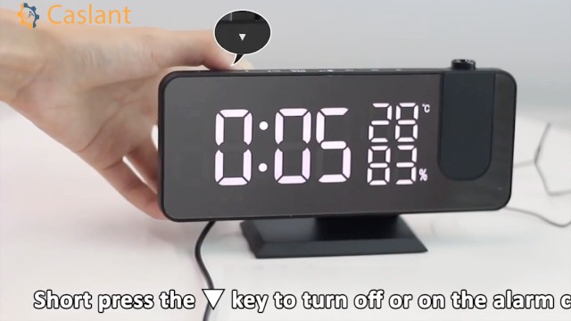 Réveil Projecteur Rotatif 180° Avec Radio FM – Horloge LED 11 Couleurs, 10 Modes Veilleuse RVB, Charge USB-C, Snooze