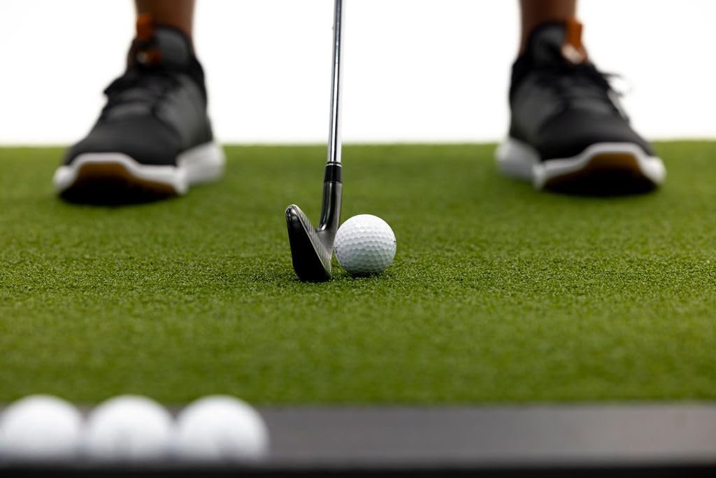 Dura-Pro Premium Turf Indoor/Outdoor Golf Mat. Bonus Tray + 3 Tees