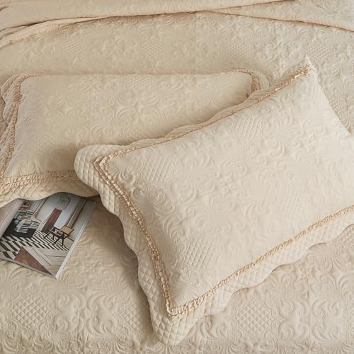 Image of EVENHUG Oversized Quilts Set King Size 3 Piece Bedding Set Reversible Bedspread with 2 Pillow Shams Coverlet Lightweight Soft Bed Cover for All Season(120 inchX128 inch,Beige)