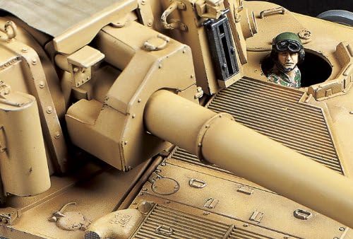 Close-up of the main gun and turret front on the Tamiya M109A6 Paladin model.