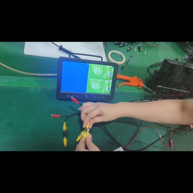 Amazon.co.jp: ビデオブースター 1-3 RCA スライト 12V