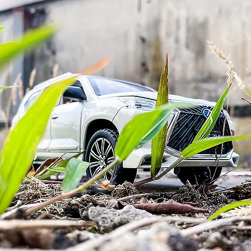 Image of 1:24 Lexus 570 Off-Road Luxury SUV Model Diecast Car, Zinc Alloy Pull Back Toy with Sound & Light, for Kids Boys & Girls (White)