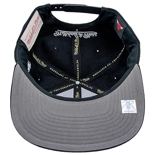 Casquette Chicago Bulls Mitchell & Ness Team Arch Snapback ajustable noire