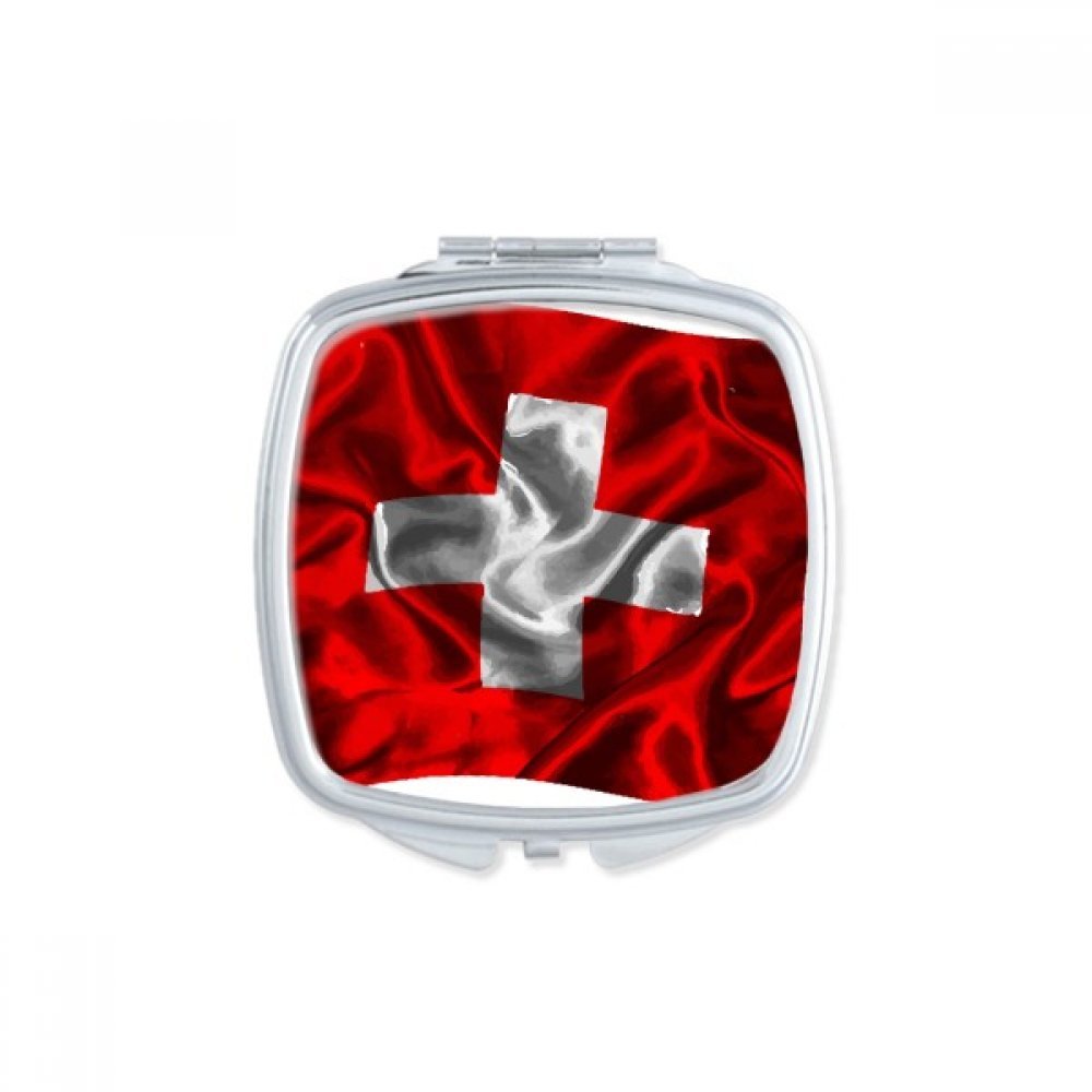 Miroir compact de poche carré pour corriger le maquillage sans encombrer le sac