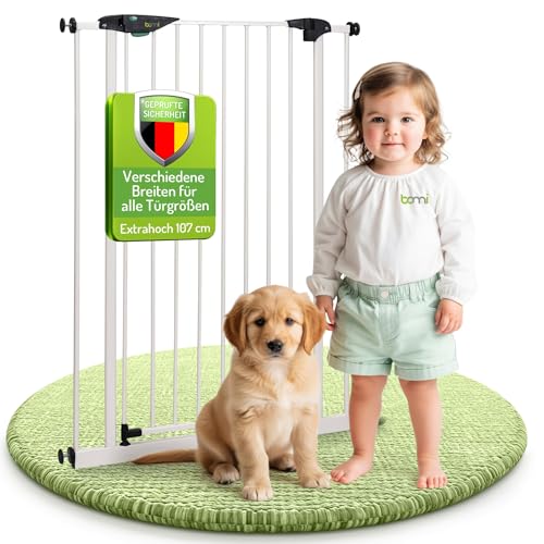 BOMI Türschutzgitter Mira | Extra Hoch | Ohne Bohren | Schließt automatisch | Tuerschutzgitter weiß Metall Selbstschließend | Treppengitter zum Klemmen für Baby | Breite: 73-81 cm