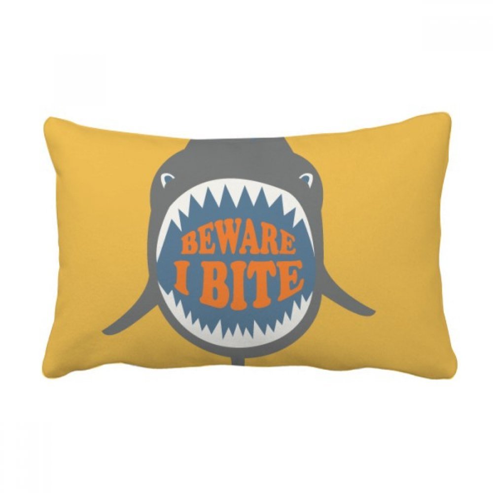 Oreiller lombaire requin à offrir en cadeau de crémaillère original