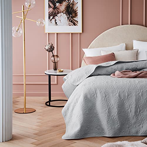 ROOM99 Leila Elegante Tagesdecke in Hellgrau 170 x 210 cm Vielseitige Wohndecke als Bettüberwurf oder Sofaüberwurf Überwurfdecke für Bett… – Ansicht 4