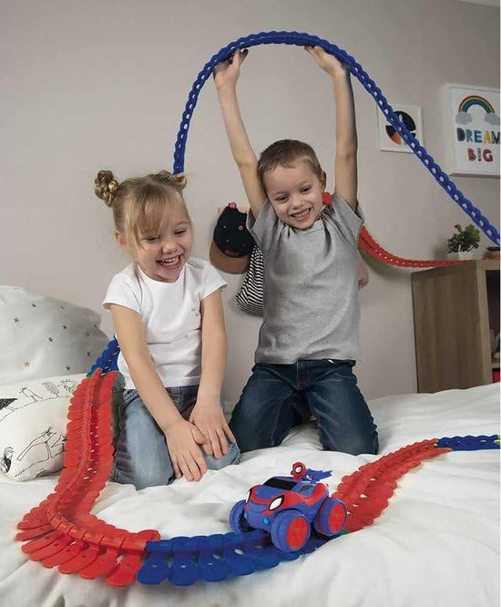 Pistas flexibles Spidey Smoby Flextreme con coche de luces de 184 tramos 5