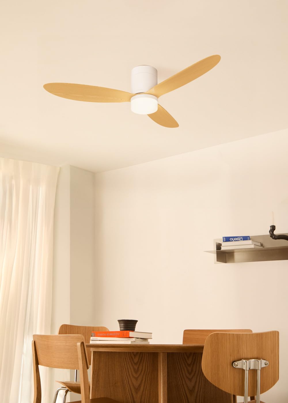CREATE / WIND LITE/Ventilateur de plafond avec lumière en bois clair avec télécommande / 40W, Silencieux, Ø132 cm, 6 vitesses, programmable, fonction été-hiver, lumière LED 3 températures
