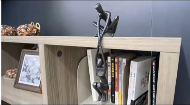 Figura pareja hierro en pose de yoga 8.5 pulgadas miniatura 7