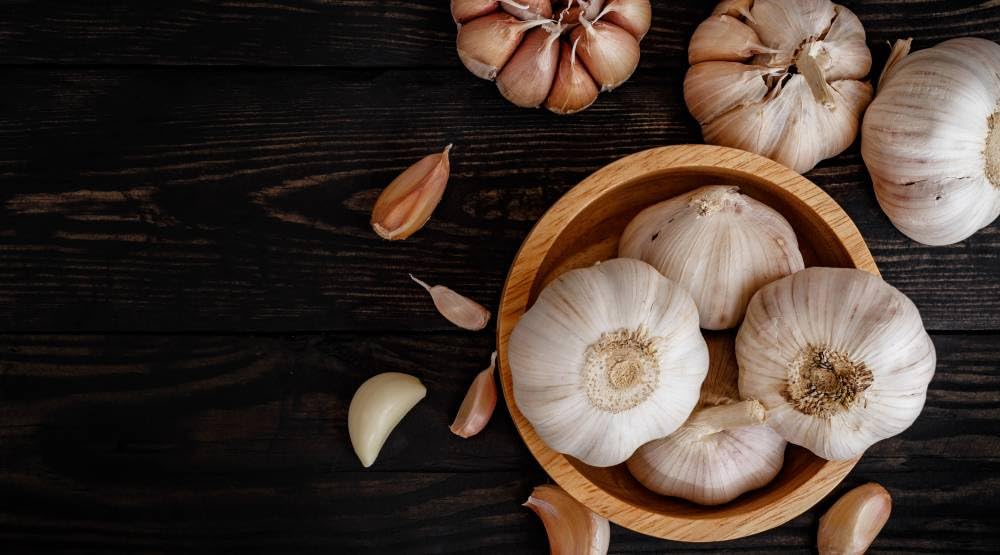 Almgourmet - Kitzbüheler Kaminwurzen mit Knoblauch - 12 Stück - knackige Rohwürste aus Rindfleisch - mit angenehmer Knoblauchnote