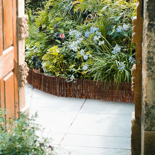 UrFence 300x20 Weide Beeteinfassung Holz - Flexible Rasenkante - Mini Gartenzaun zum Stecken - Rollborder Beetumrandung - Baumumrandung Rund - Beetzaun Steckzaun Beeteinfassung Staketenzaun Rollzaun