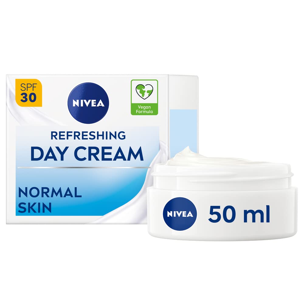 NIVEA Refreshing and Protection Daily Face Cream for Normal Skin, Lightweight Moisture‑Rich Formula with Vitamin E and Natural Extracts, Dermatologist Tested, 50 ml (1.69 fl oz) – Skin Protection