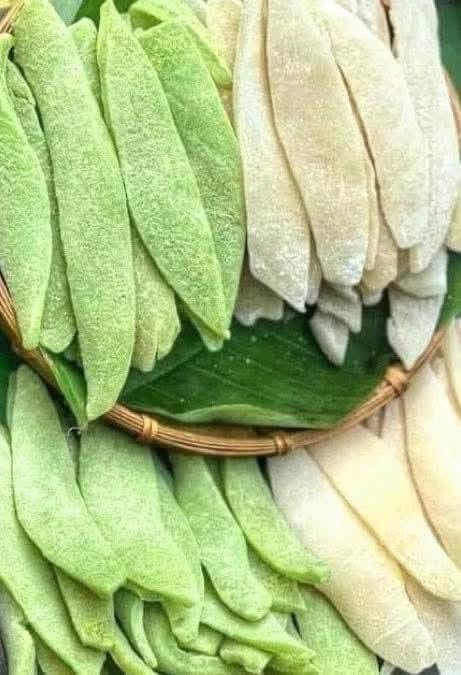 Mut Dua Non Homemade Young Coconut Candy Strips, Low Sugar, Natural Colors, White and Pandan Green Mix, 500g