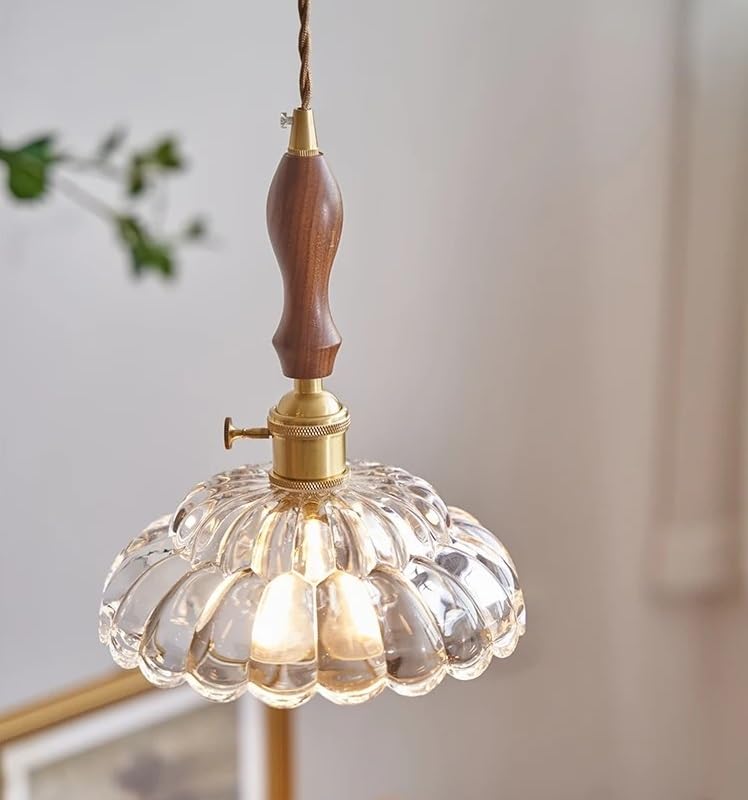 Lampe suspendue en cuivre résolvant le manque de lumière intérieure