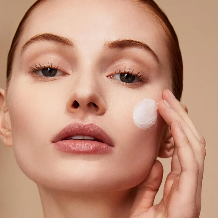 Cl%C3%A9 Peau Beaut%C3%A9 Skin Refining Scrub