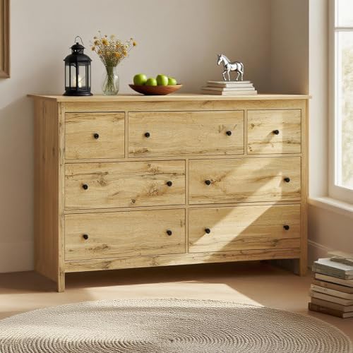 Las 7 + 1 Mejores cómodas rústicas ¡Comparativa y guía de compra! 36 AilZylphera Cómoda de Madera con 7 cajones, 152cm de Ancho Comoda...