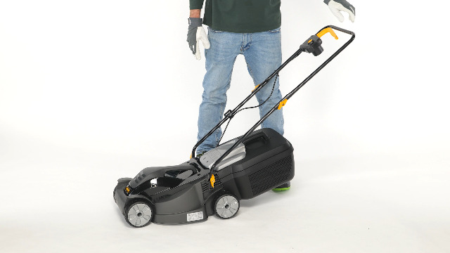 Tosaerba Elettrico BLACK+DECKER 1200W - Larghezza Di Taglio 32cm, Per Giardini Fino A 300m² - Foto 10