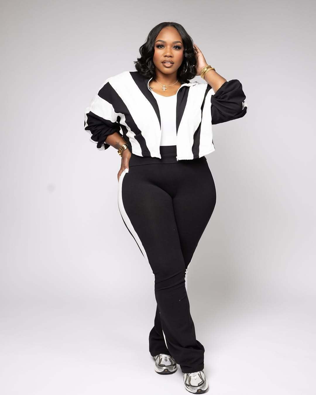 Women's 80s Color Block Tracksuit 2 Piece Outfit Zip Up Crop Jacket and Bodycon Pants Set Long Sleeve Sweatsuit - Image 4