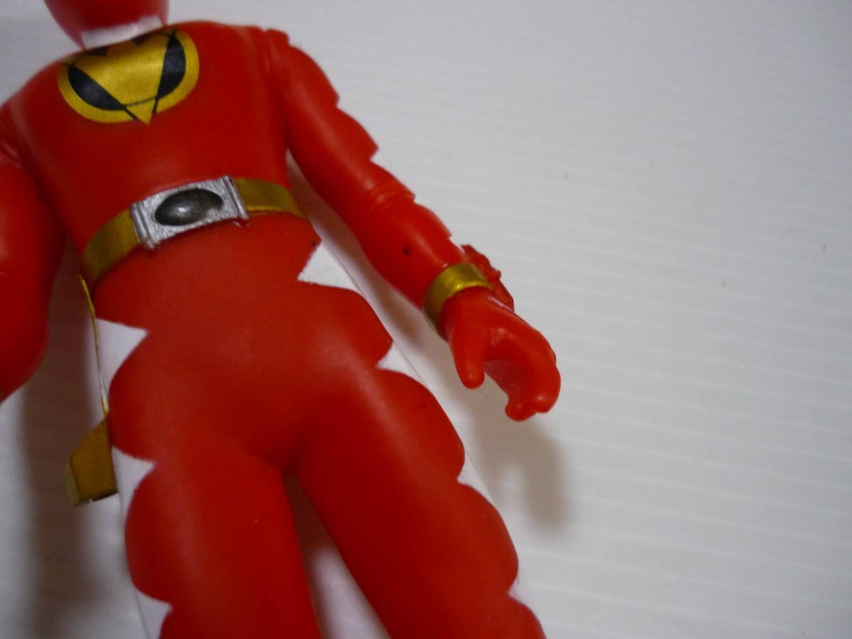 Amazon.co.jp: 管01 ソフビ アバレッド 2003 約16.5cm 爆竜戦隊