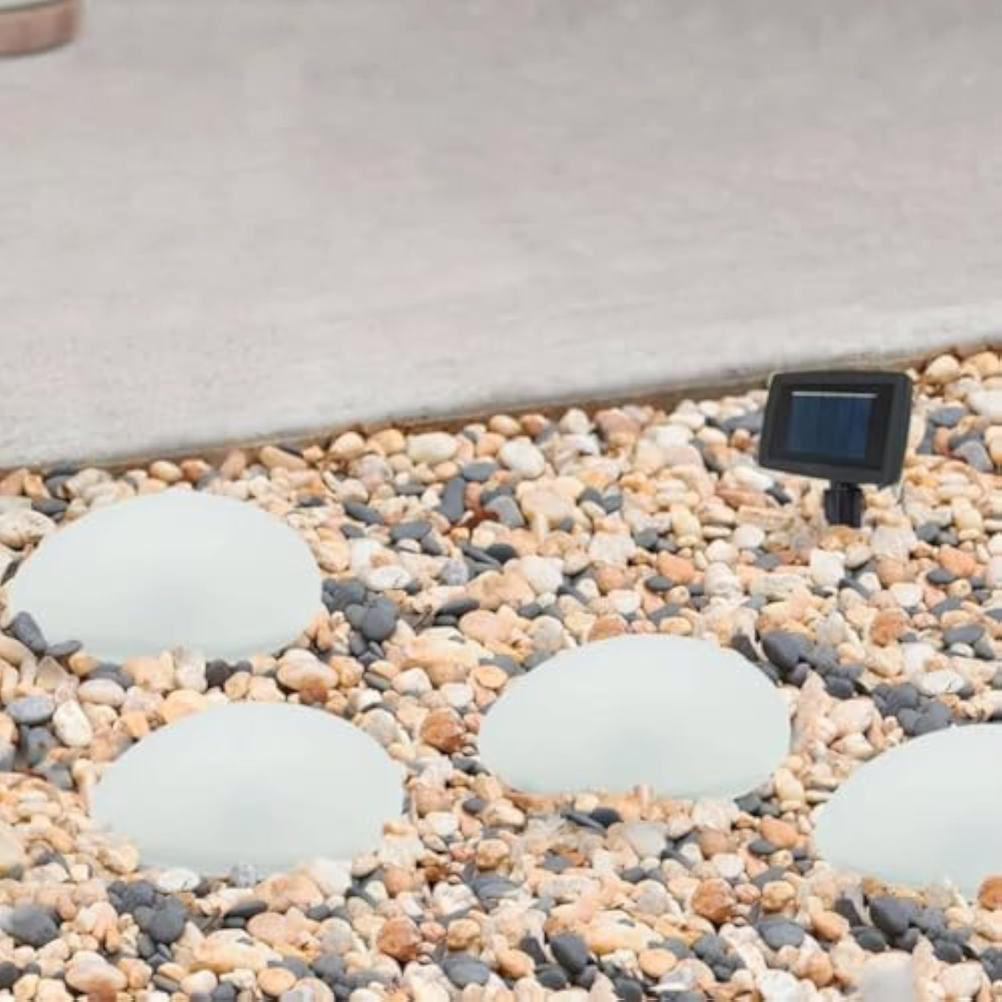 Waterproof Solar Cobblestone Lamp with Automatic LED Light