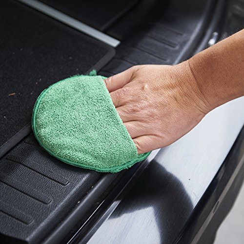 SONAX MicrofaserPflegePad (1 Stück) für gleichmäßiges Auftragen von Kunststoffpflegemitteln im Innenraum und EIN gründliches Ergebnis | Art-Nr. 04172000