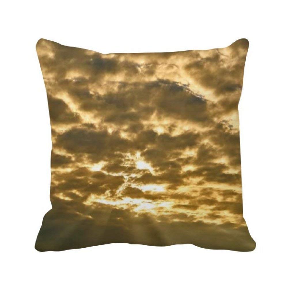 Oreiller jaune soleil nuages 40x40cm, une idée cadeau déco originale pour le canapé
